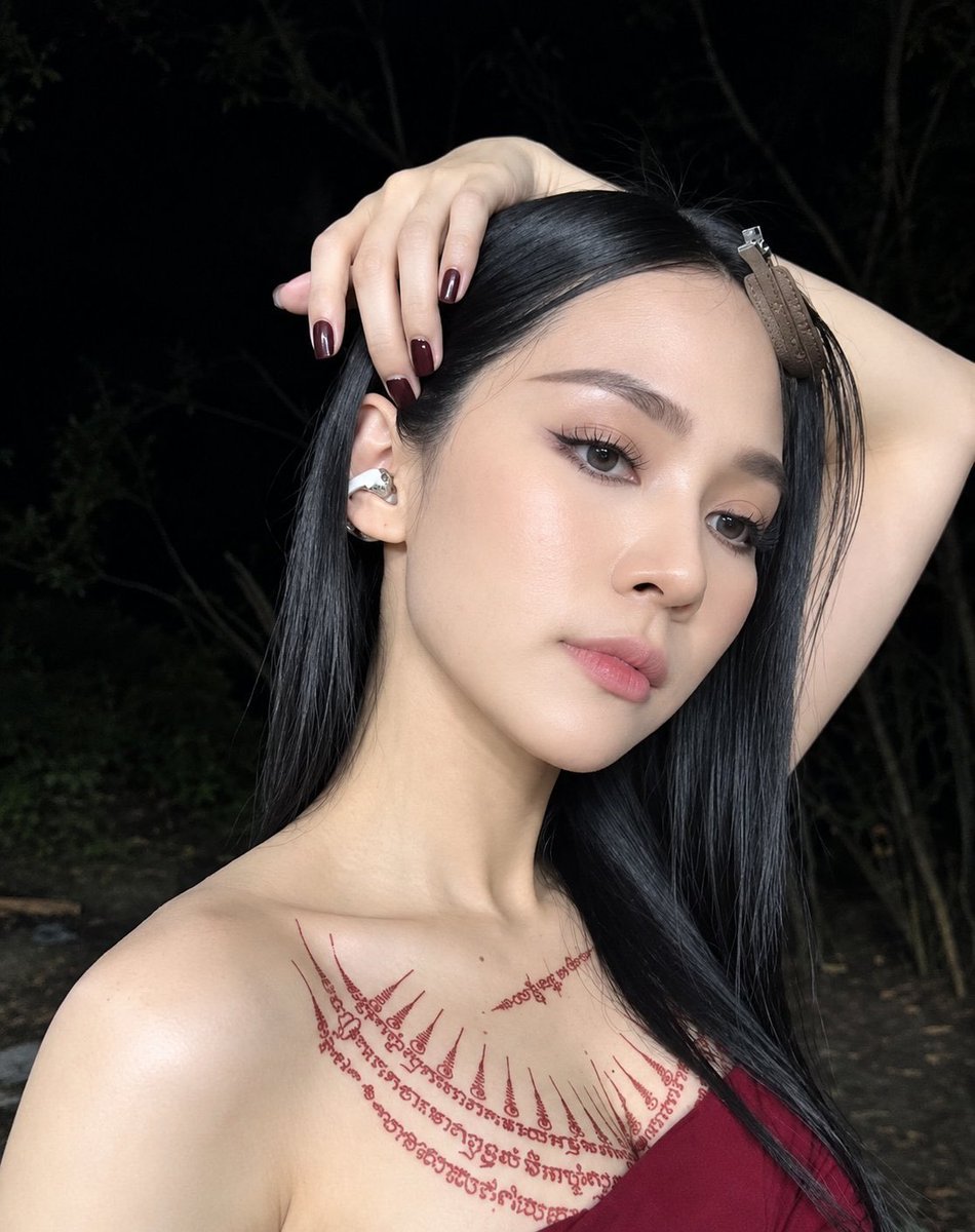 baebaerenelis's tweet photo. HER! 🫦

Her intelligence, perspective, attitudeand beauty ♥️🫦 most likely, her smile 💯🧎‍♀️

#bintsireethorn https://t.co/0K5d93318S