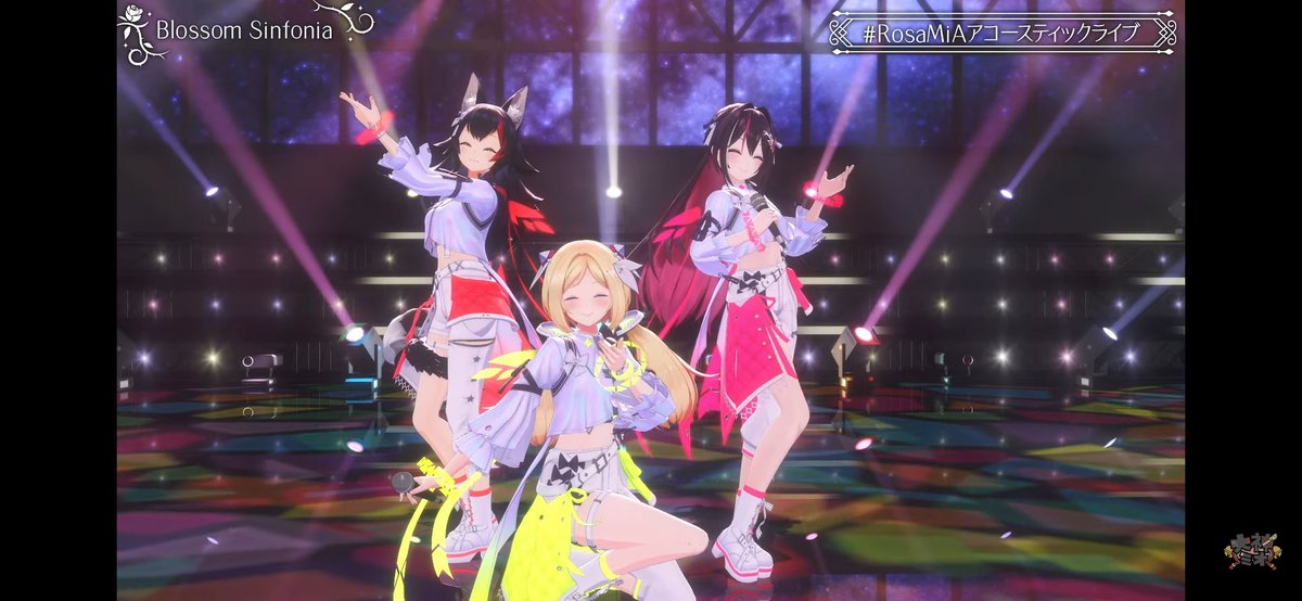 jadeite1027's tweet photo. 新曲、今日のライブの集大成となるような難しくも美しいハモリを響かせてくれて、うっとりしました✨️✨️
人の歌声ってこんなに綺麗なんだなぁ、って再確認できたアコースティックライブでした！！
ぜひ2回目も待ってます😊
#RosaMiAアコースティックライブ https://t.co/XNxXhBMO1n