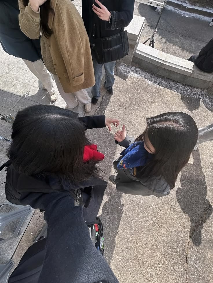 DongneJooeun's tweet photo. ABSEN DULUUU. Ditunggu sampe 19.29!!! https://t.co/JQ9Vcejem0