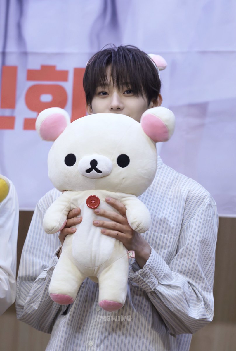chu_48like's tweet photo. 260919 애플뮤직
💕🎀
#하츠웨이브 #hrtzwav #윤영준 #YYJ https://t.co/Ozpbe69il0