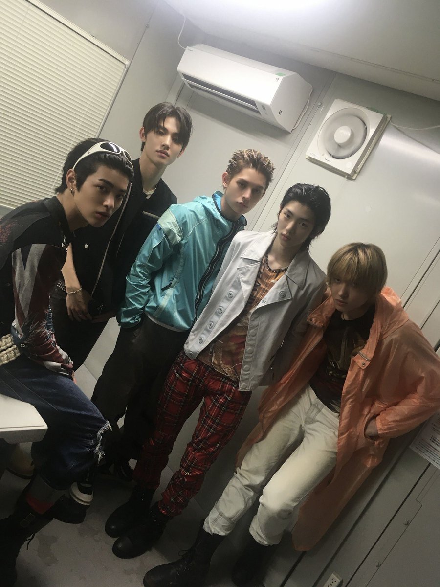 coertis_'s tweet photo. WAITTTT, AKU DISINI SALFOK BANGET SAMA KEONHO????? GILAA GANTENG BGT????? HALO INI MAH ABANG BUKAN DD https://t.co/PK9kU0RBtx