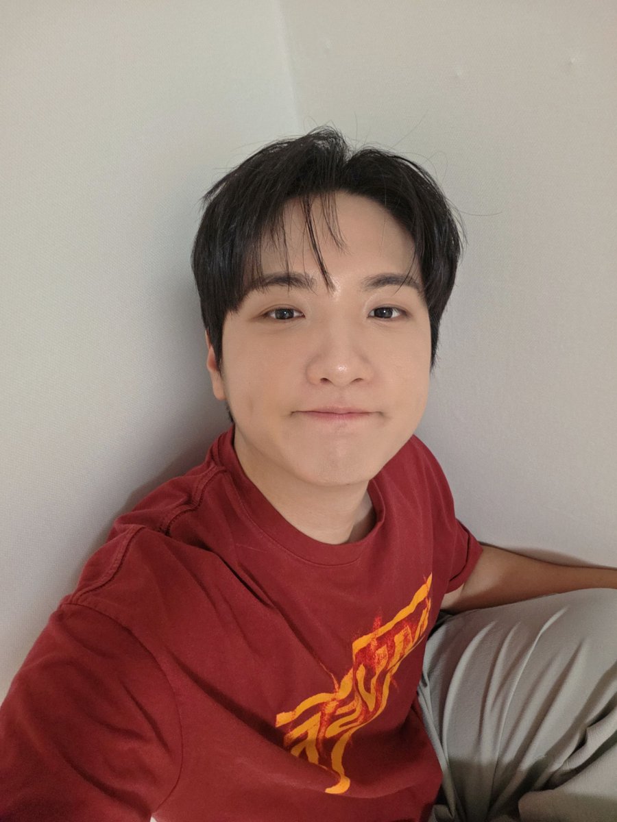 8ang99o's tweet photo. RT @ucy58: 뭐야뭐야뭐야뭐야 오늘 미모6 미모6 6이요 6이에요 6이라고요 6이뭐야 92482떴어요 주시위 폭파 https://t.co/ub4LgvHcZ6