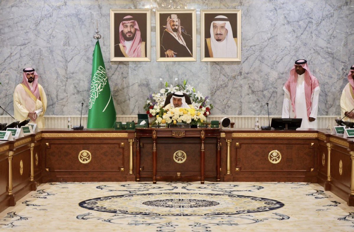 mana3301's tweet photo. تفضل سمو أمير المنطقه رئيس المجلس أمده الله بالصحه وطول العمر ، بتوجيه المجلس لما يخدم المنطقه ويحقق تطلعات وتوجهات القياده الرشيده.وقد تم تشكيل اللجان التي تحتاج لها مصلحة المواطن والوطن. https://t.co/LXUS6wybRn