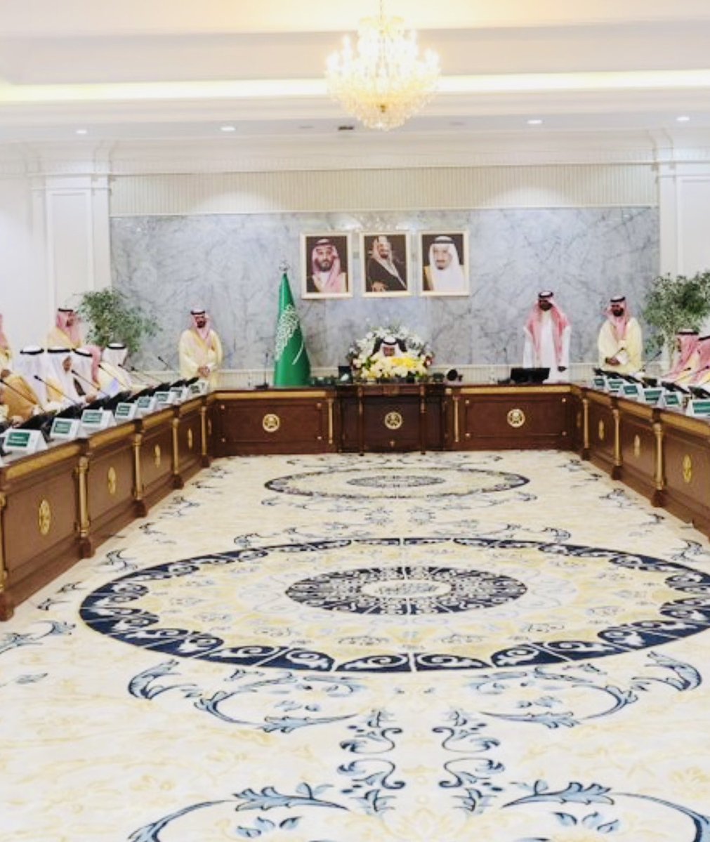 mana3301's tweet photo. تفضل سمو أمير المنطقه رئيس المجلس أمده الله بالصحه وطول العمر ، بتوجيه المجلس لما يخدم المنطقه ويحقق تطلعات وتوجهات القياده الرشيده.وقد تم تشكيل اللجان التي تحتاج لها مصلحة المواطن والوطن. https://t.co/LXUS6wybRn