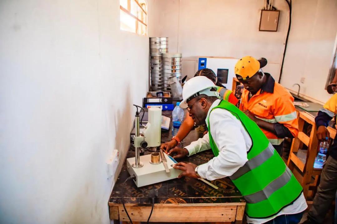 magogonidaily's tweet photo. 📍 Nzega na Igunga, Tabora

Ujenzi wa Skimu za Umwagiliaji za Ludugumo na Mwamapuli unaendelea.

Miradi hiyo inalenga kuongeza eneo la kilimo kutoka hekta 173 hadi zaidi ya 4,000 na kunufaisha wakulima zaidi ya 5,000.

Utekelezaji wake utawezesha kilimo cha mwaka mzima, kuongeza uzalishaji wa chakula na kuchochea uchumi wa wakulima.