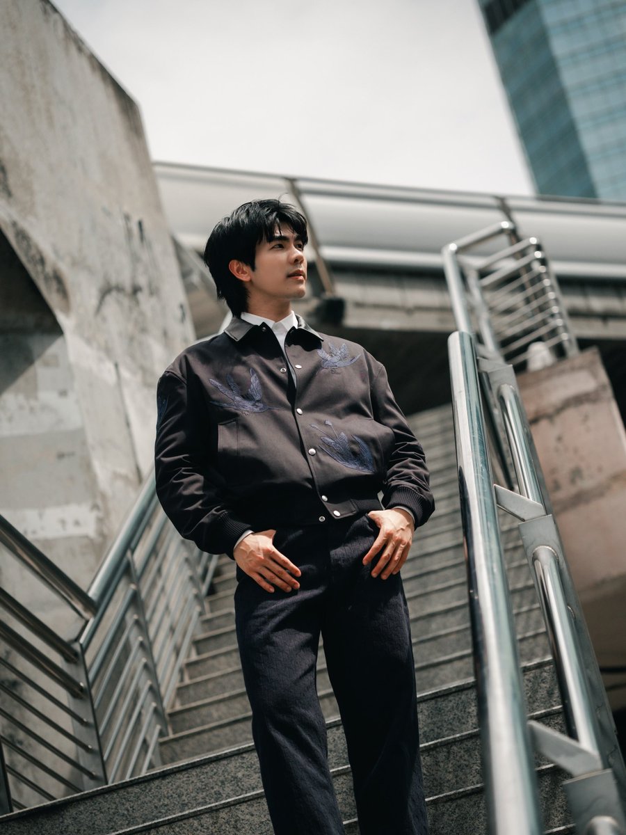 dpentm's tweet photo. Dior รอบนี้ได้พี่มายลุคหมาเด็กสุดเท่ไปครองล่ะ ชอบมากกกก ฟีลจับต้องได้🤩🤩🤩🤩

@milephakphum #MilePhakphum 
#DiorWinter26 https://t.co/ZMtEPOdbLK