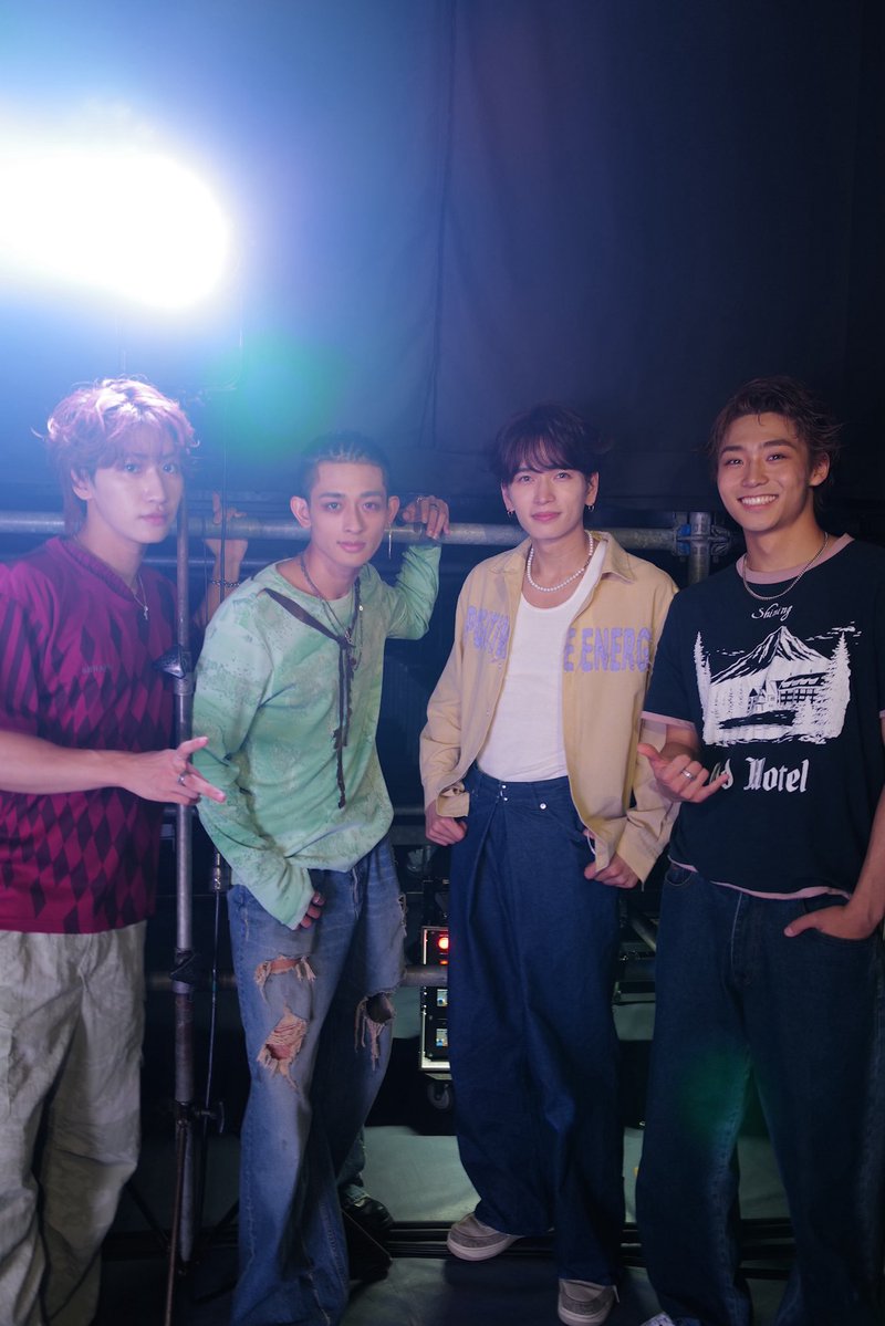 watwing_info's tweet photo. AGESTOCK2026 in 横浜アリーナ
supported by TGC CAMPUS

#WATWING ありがとうございました！！

🪶𝐬𝐞𝐭𝐥𝐢𝐬𝐭
Honey, You!
(prod. #大橋ちっぽけ さん )
いいね
(prod. #東京ゲゲゲイ MIKEYさん)
Present
(ドラマ｢ #今夜秘密のキッチンで ｣主題歌)
YO MA SUNSHINE 
(prod. #DOBERMANINFINITY さん ) 

#ワトウィン は普段、
6人組のボーカル＆ダンスグループで
活動しております！！🎤

#鬼滅の刃 #竈門炭治郎 役 出演、
舞台「 #RENT 」に出演予定の #髙橋颯 と🍃

WATWINGの10曲以上の楽曲のコレオを担当、
ダンスリーダーでもある #古幡亮 🦐

含めた6人組です！！！
ツアーやります！！！
ぜひ！！今日初めましての皆様も、
サンシャインしましょう！！！！！☀️

#AGESTOCK2026 #横浜アリーナ 
ーーーーーーーーーーーーーーーーーー
✅10/25〜 Zeppツアー開幕！！
チケット：https://t.co/1OqntUSIwl 

✅27年3月5日 パシフィコ横浜 ライブ決定！
チケット：https://t.co/ad6wniuALC