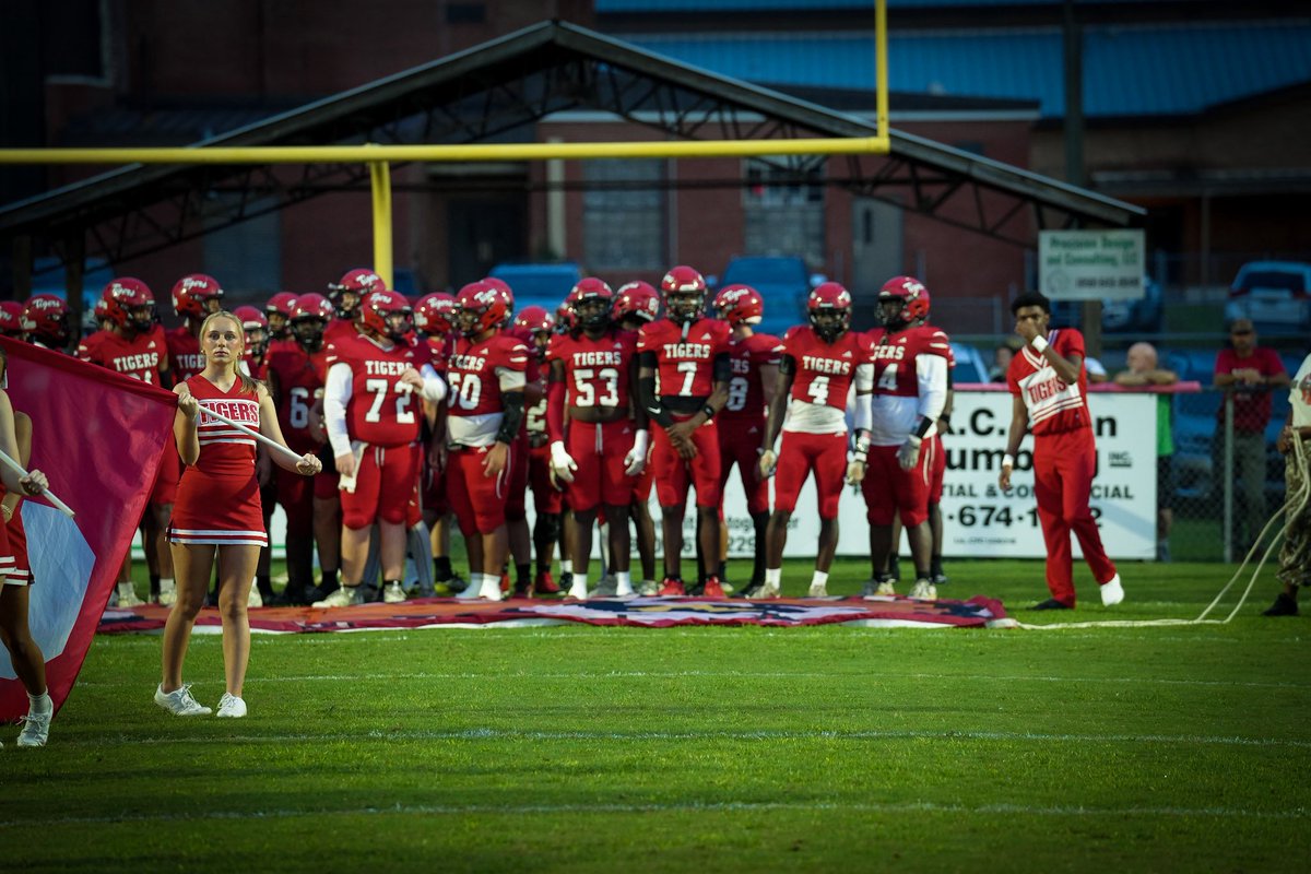 CoachWaggonerGT's tweet photo. GAME WEEK.. 5 More Days till them Blountstown Tigers travel to take on rival Port St. Joe at 6:00 pm cst. Come out and support these Tigers! π
#SharkWeek #OutWorkEverybody @HallTechSports1 @BlountstownFB1 @PrepRedzoneFL @FlaHSFootball @cWorX2 https://t.co/dvMd7GIxXu