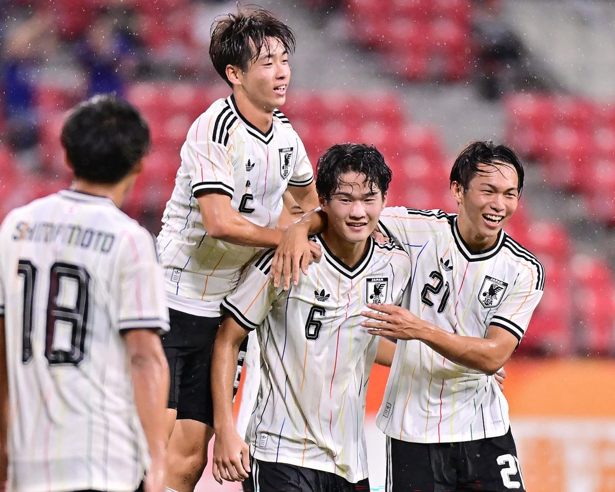 GoalJP_Official's tweet photo. 🇯🇵 7発大勝でU-21日本代表が準々決勝進出！🇰🇬

アジア競技大会 第2戦でキルギスに快勝し、連勝でグループステージを突破！

序盤のピンチをGK 荒木琉偉の好セーブでしのいだ日本は、横山夢樹や永野修都らがビューティフルゴール。7ゴールを奪って大勝した。

🆚キルギス 0-7 日本
⚽28' 横山夢樹
⚽36' 永野修都
⚽39' 大関友翔
⚽70' 中島洋太朗
⚽72' 石井久継
⚽79' 嶋本悠大
⚽86' 嶋本悠大

#サッカー日本代表