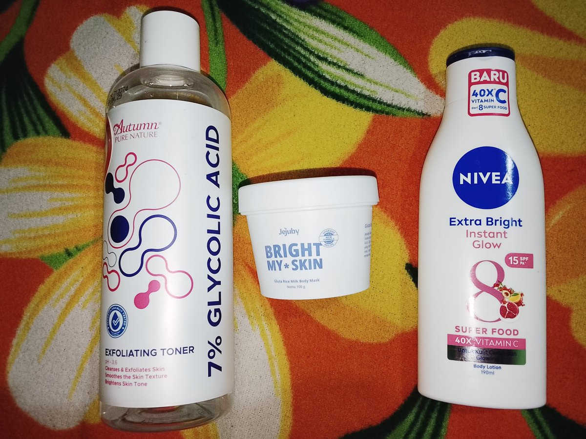 sftrnu12's tweet photo. Aku cuma pakai 3 produk ini tapi hasilnya alhamdulillah bagus sih. 
Toner badan sama Body mask aku pakai seminggu 2 kali aja, biasanya hari selasa &amp;jumat
Body toner
🛒https://t.co/MX4Ec58DZh
Body mask
🛒https://t.co/q5TE0AC0CS https://t.co/gbplNplqxB