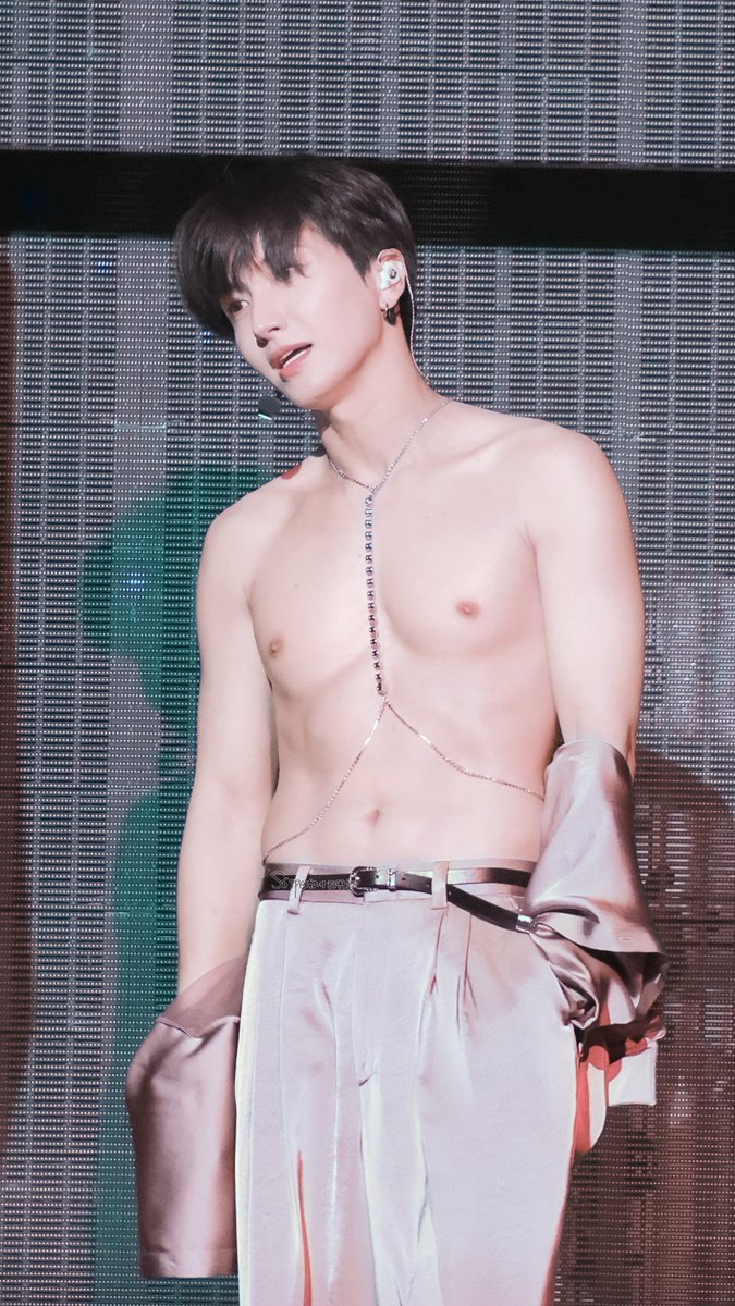 Ssspecial1004's tweet photo. 260919 [1983] 83z Fancon in Macau

말없이 조용히 느끼는 중...
@special1004
#leeteuk #이특 #박정수  
#83line #superjunior83z  
#superjunior #슈퍼주니어 https://t.co/BIdx9Qr6OO