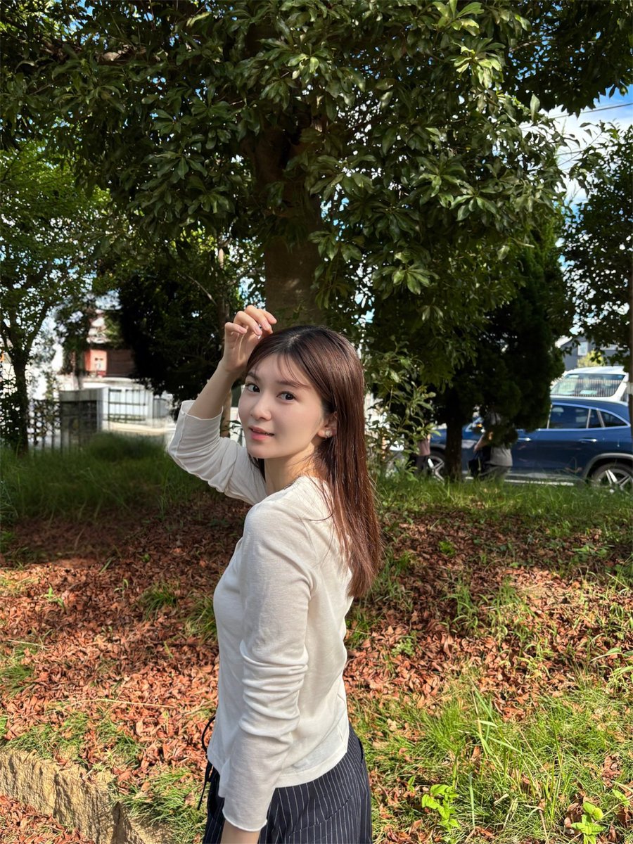 mckg26_miss1's tweet photo. 皆さんお久しぶりです✨️
昨日、教育実習が終了いたしました！
SNSの更新が中々できずに申し訳ございませんでした🙇‍♀️
そんな中いつもあいぽちのご報告や、応援の言葉をくださり感謝です😭
大変お待たせしました今日からたくさん投稿していきます！

そして、本日22時からミクチャで配信を行います！ https://t.co/zCnbOkkUJd