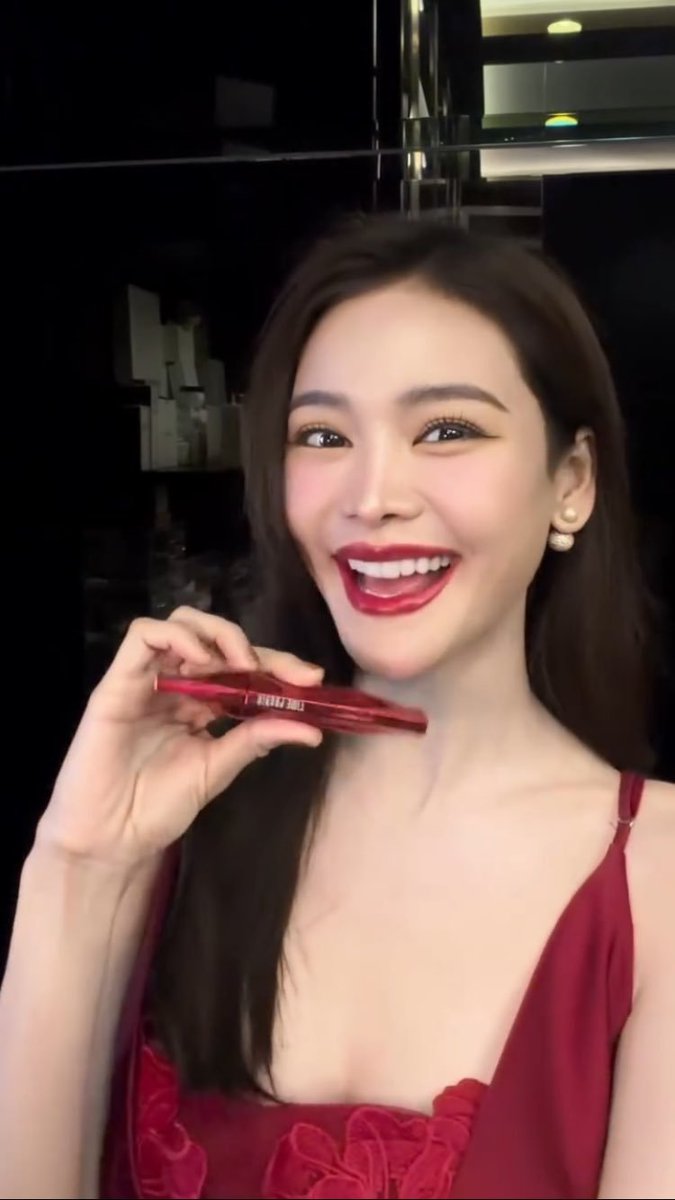 NainYam's tweet photo. อิงฟ้า กับลิปสีแดง เหมาะสมมากกก 💋💋💋

#LipTattooTP
ENGFA THE BELOVED STAR20 
#อิงฟ้ามหาชน #อิงฟ้าวราหะ 
#EngfaWaraha @EWaraha https://t.co/kNhLkWU4wa