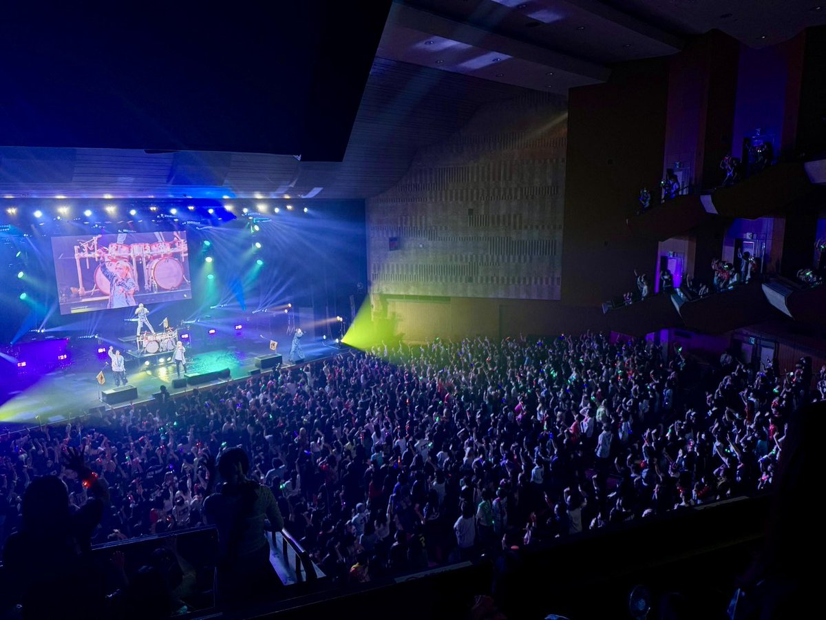 kiryuintw's tweet photo. 東京エレクトロンホール宮城にてゴールデンボンバーファンクラブ限定ライブツアー #超厄年祭 仙台公演でした！皆さんありがとうございました(^-^)
お初の会場でしたが無事に楽しいライブが出来ました🎤✨
皆さん、熱い声援をありがとう〜！🙏 https://t.co/p7yyjlqQ22