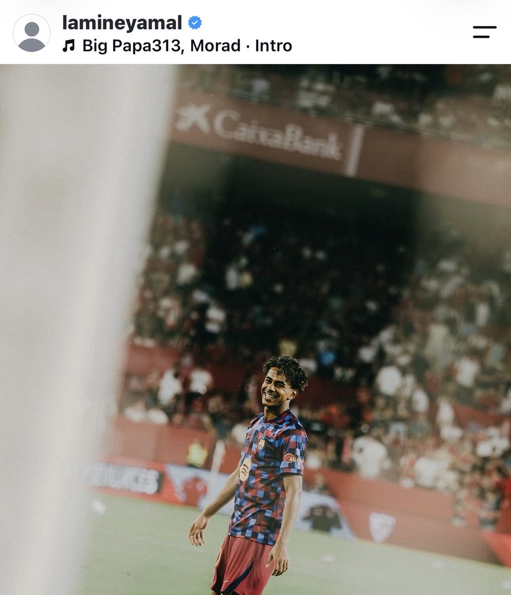 GonzaloTortosa's tweet photo. Lamine Yamal continúa su Sevilla FC-Barça.

Ha publicado esta foto del partido de ayer con la canción Intro de Morad: 

“entro pa Sevilla con la ‘cami’(camiseta) del Betis”

@elchiringuitotv https://t.co/bvnmnRAcTS