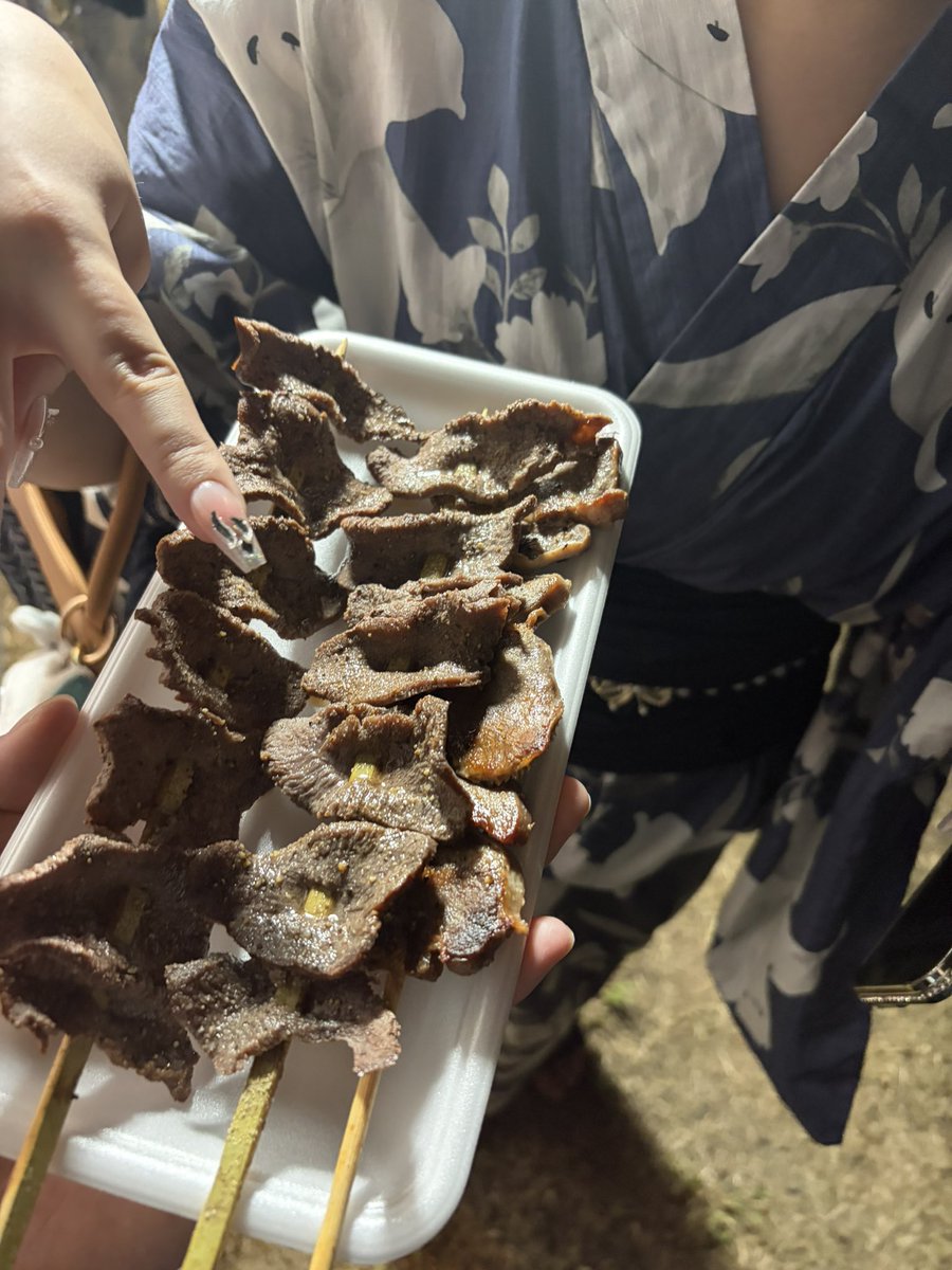 disngn36's tweet photo. 初めて花火大会行った
浴衣動きにくい https://t.co/o1ofTnwk4J