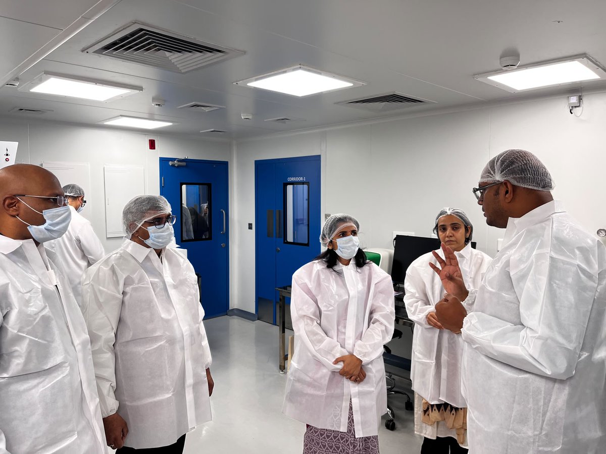 ICMRDELHI's tweet photo. 🏭 From innovation to impact!
The ICMR–DHR–mPragati facility at @iitdelhi  is opening pathways for biomedical innovators to access advanced infrastructure for design, prototyping, test-batch manufacturing &amp; analytical testing—bridging ideas with healthcare solutions. 🚀🔬 https://t.co/FuIUzcjgfZ