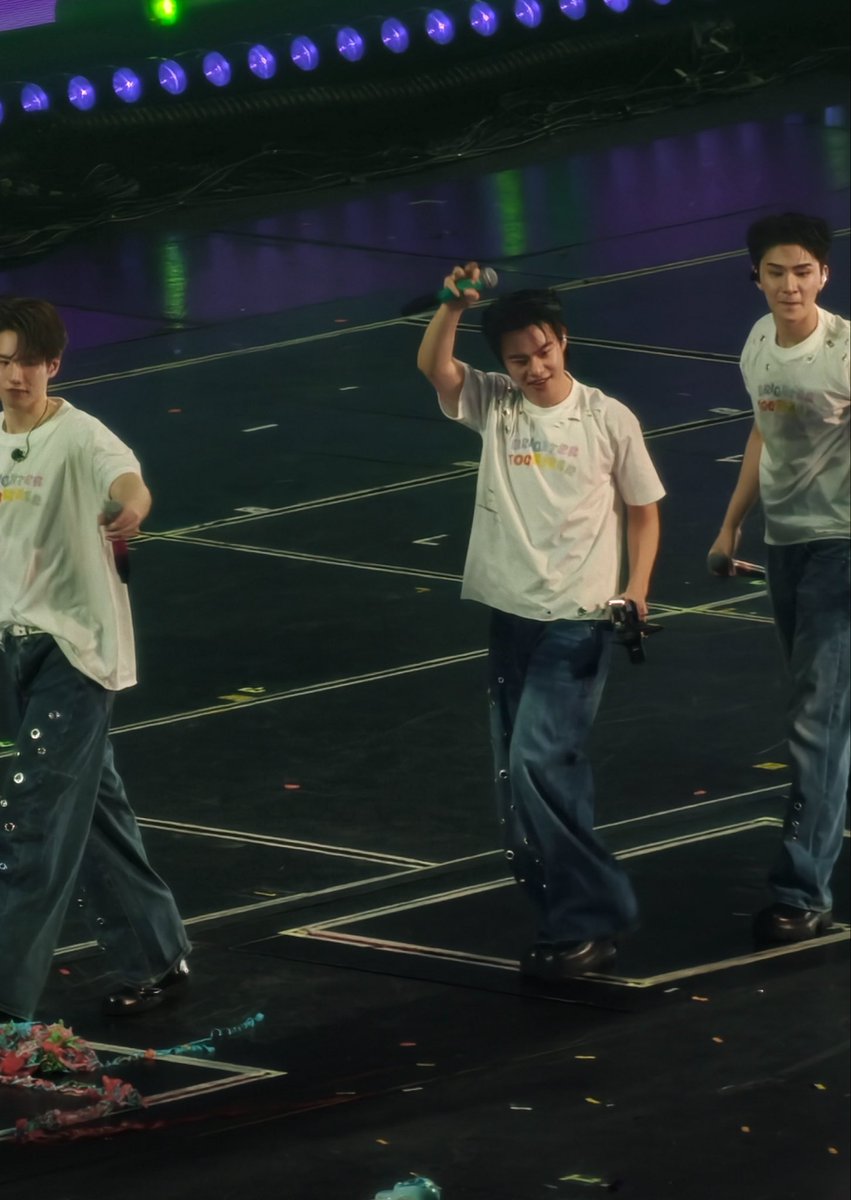 a1lyyvibe_'s tweet photo. ดูเบื้องหลังแล้วคิดถึงวันนั้นมาก ขอให้มาร์คมีความสุขในทุกๆวัน ประสบความสำเร็จในชีวิต เหมือนที่มาร์คหวังให้พวกเราเป็นแบบนั้นมาตลอด วันไหนฝนตกก้ขอให้มีร่มอยู่ข้างๆเสมอนะ รักมาร์คมากๆ “ดีใจนะที่เราเคยได้พบกัน” 🥺🩵

#MARCKRIS 🦖
#MARCKRIS_Wishyouthebest https://t.co/2uBjQPLGuE