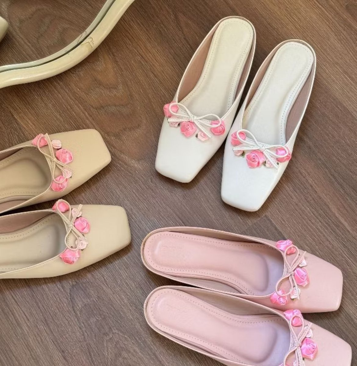 gyanetta_'s tweet photo. Demi apa ada foot wear se estetik ini😭
Banyak pilihannya,ada flatshoes, high heels,mules,heels tahu , lengkap! https://t.co/qyRVrXaOuk