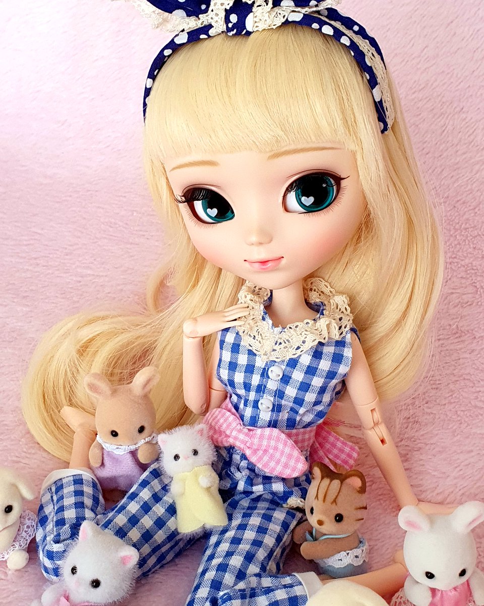 shiwabee's tweet photo. @fashionpixie_ @Dollectable101 people are sleeping on her when she's legit one of the cutest pullips ever made 😭 https://t.co/wt6bpUndNU