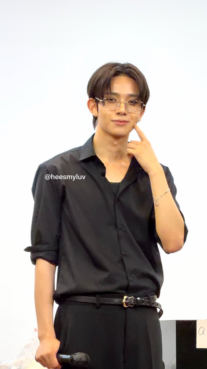 heesmyluv's tweet photo. 260920 Aladin 알라딘

😮‍💨🖤

#EVAN #에반 #HEESEUNG #희승 https://t.co/8pg7txG5M2
