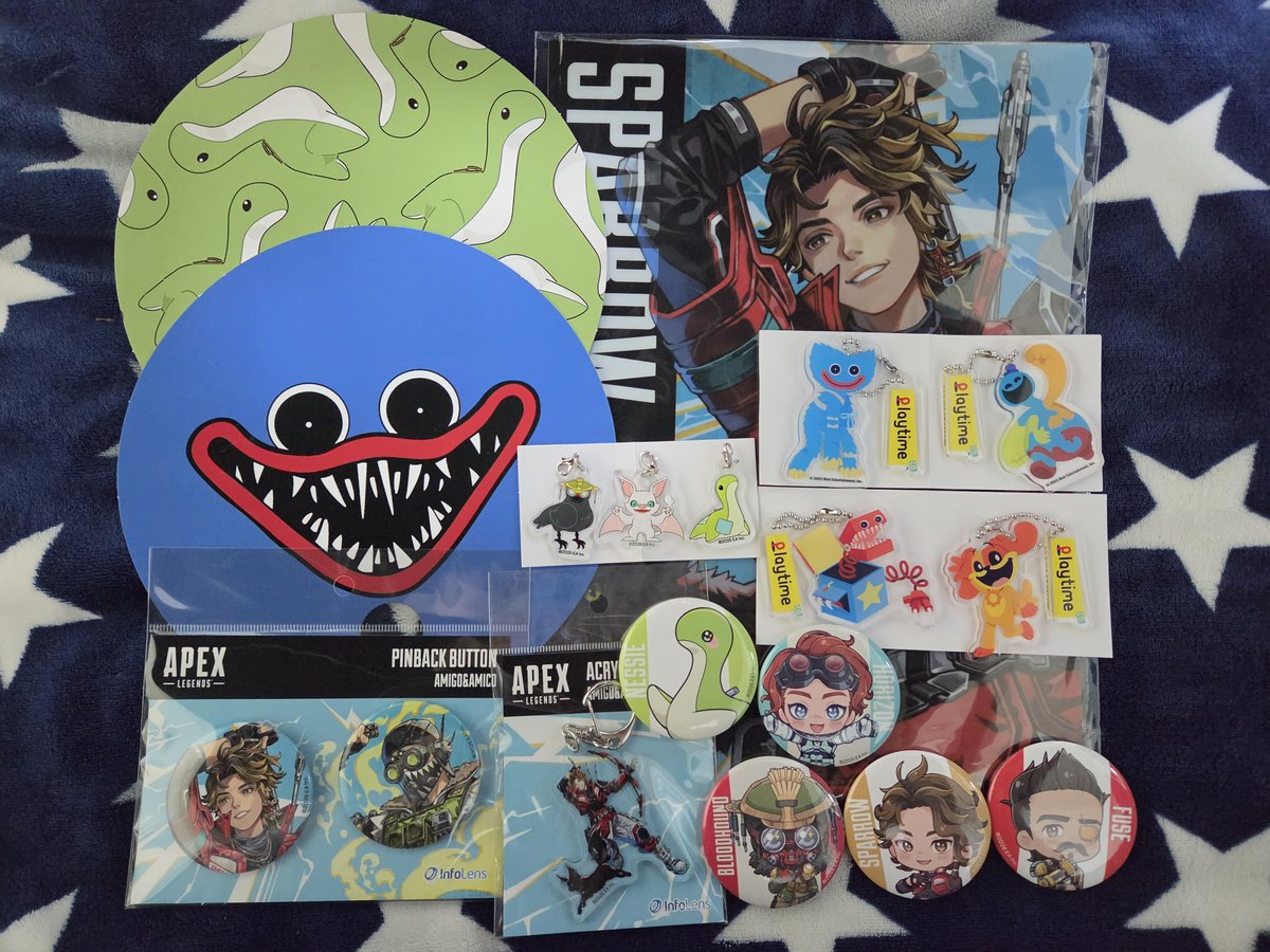 R_uT_4's tweet photo. うへ…戦利品…へへ(   ◜ω◝ )

チョコボとモーグリ…ハガレンもなんて…買うよね(即答)
スレでお見かけしたスパローのイラストのグッズもあるしさぁぁぁ
ポピプレもあるなんて…買ったよ…ハギワギ来てくれた可愛い…
バッジもスパロー来て歓喜(っ'ヮ'c)ｳｩｯﾋｮｵｱｱｧ https://t.co/kY6CJEDk21