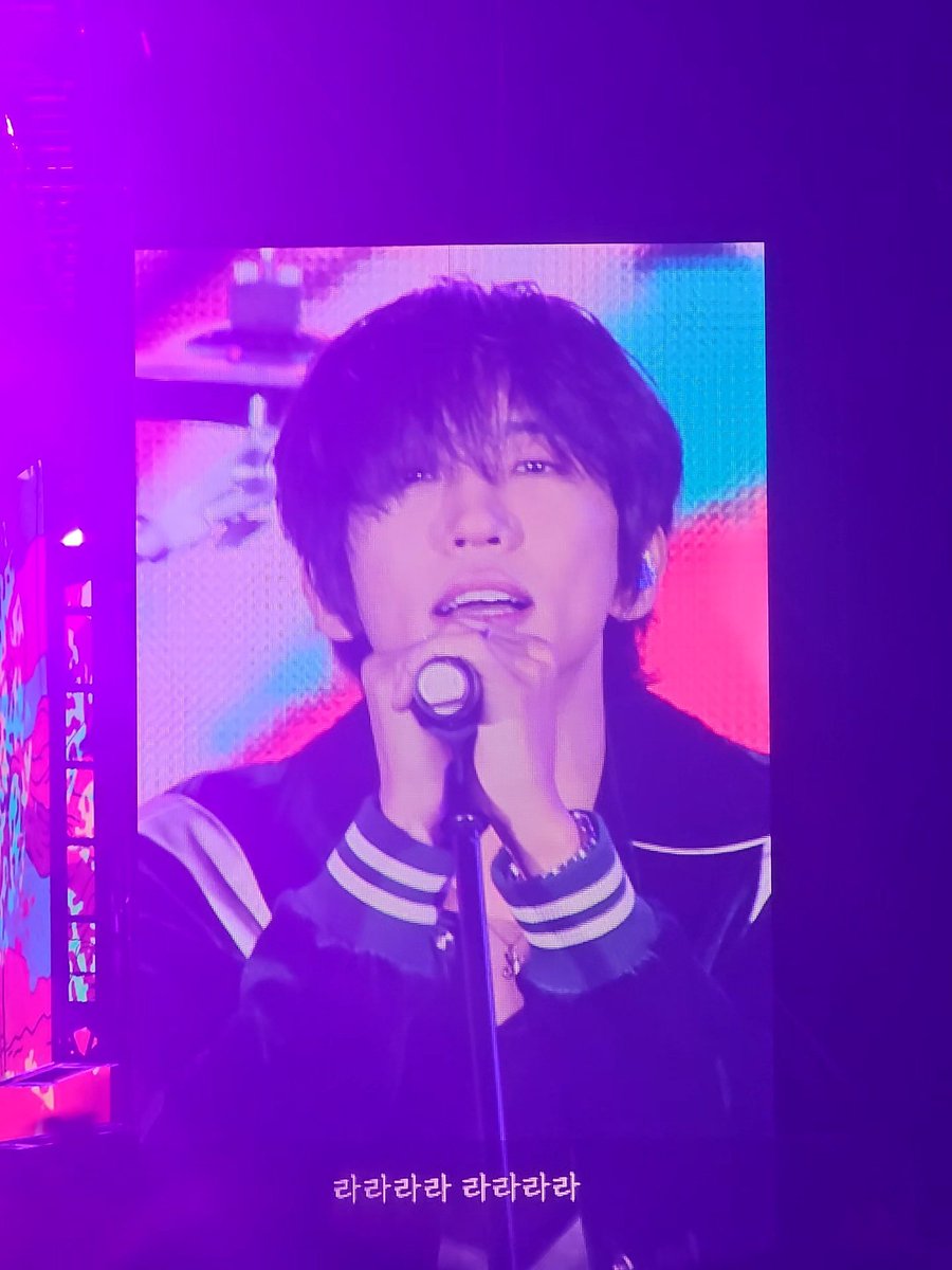 domal_232's tweet photo. 오늘 끝없는 관객들을 걍 계속 영원처럼 바라봤잖아 ㅠㅠㅜㅜㅠㅠㅠㅠ https://t.co/wtnzWQi90A