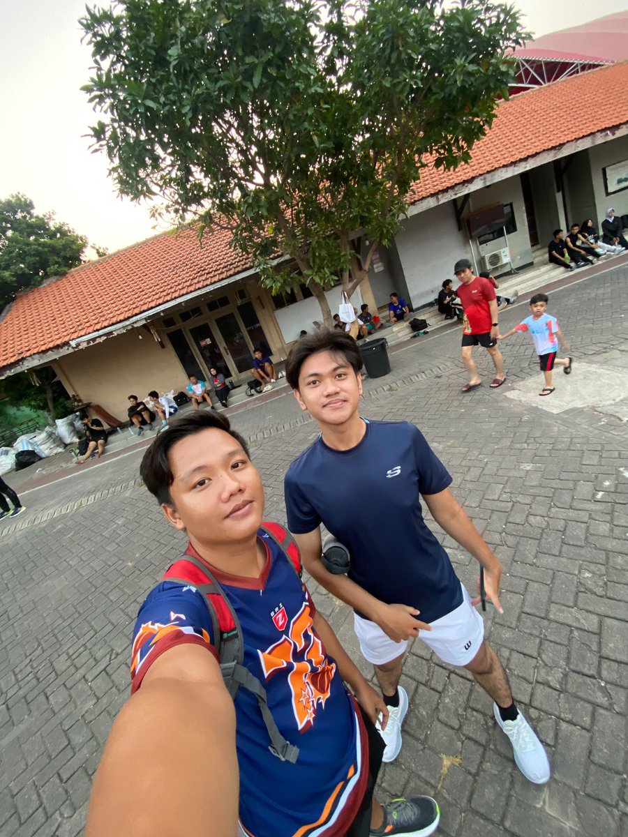 ultramanribut31's tweet photo. Udah lama ga lari https://t.co/wRiWLIYhKK