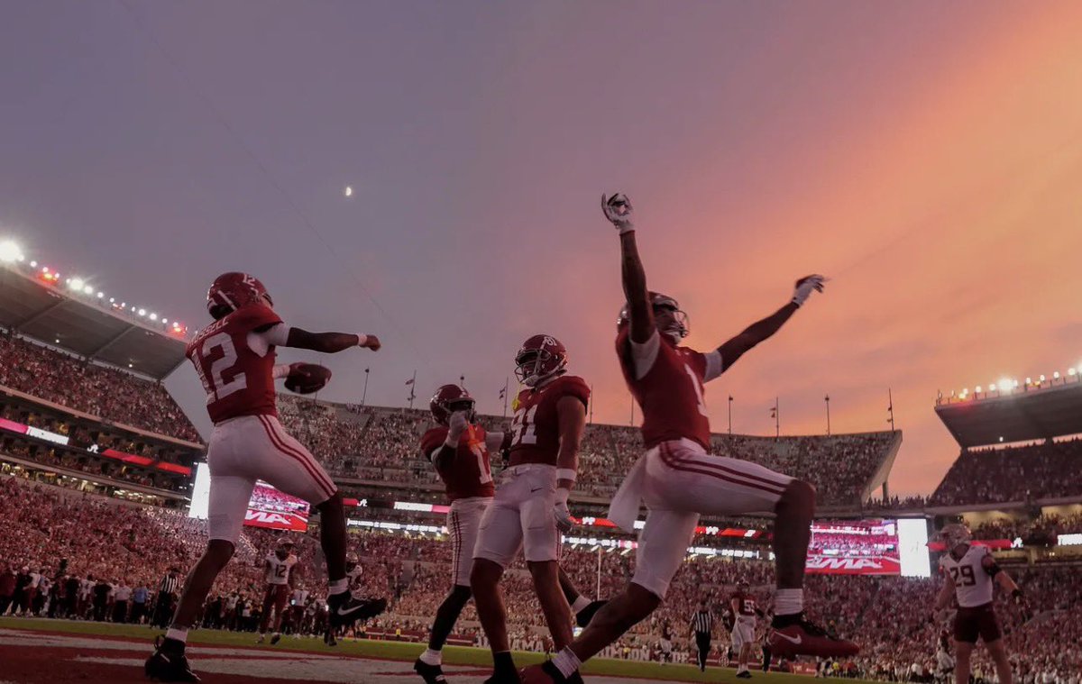 itsjustbam3's tweet photo. Some of my favorite photos from the win over FSU https://t.co/dJeYhBM80N