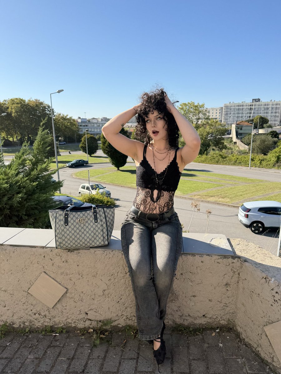 MoiraVexx's tweet photo. shopping day ✨ https://t.co/JDIX0OSSKV