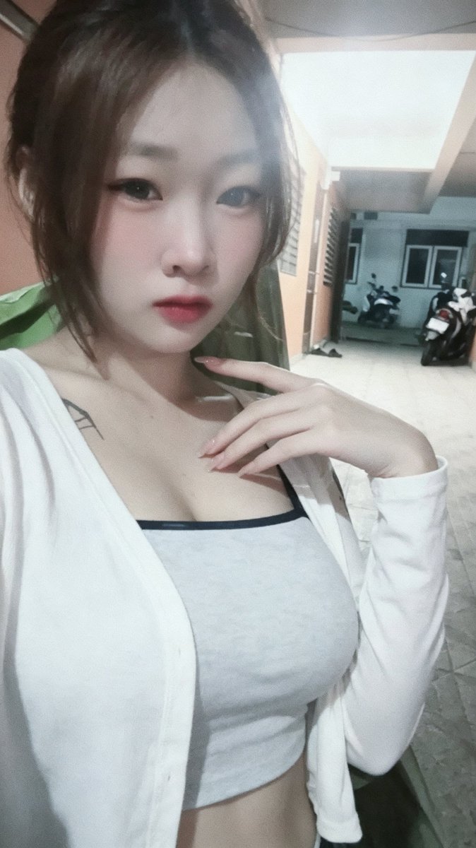Muaybkbi's tweet photo. @songqikq นั้นอะนูปเรานะเธอ เมื่อไหร่เธอจะเลิกหน้าดานสักทีง่ะ ไม่สวยหรอถึงต้องเรารูปเค้าไปตั้งอ่าาา ไม่สวยก็ทำใจหน่อยน้าา ไม่งั้นจะเย็ดกับใครก็หัดขอตังเขามาทพสวยบ้างนะ แค่หน้าตาอุบาทว์พอสันดานไม่ต้องคร๊ะ😒🖕🏻#อุตรดิตถ์ https://t.co/kUnmGzr9d4