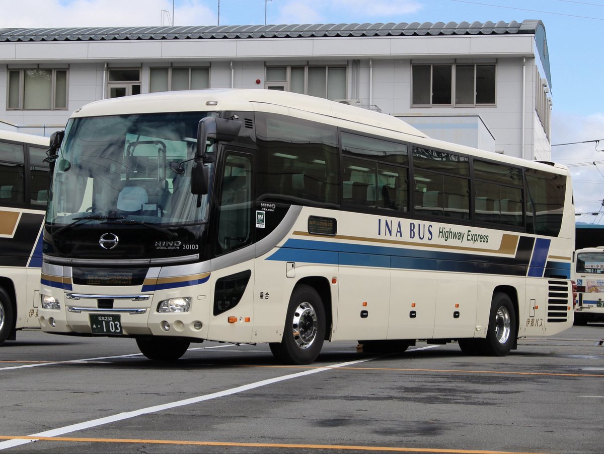 05N_HRK6400BUS's tweet photo. #バスの日

地元のバス会社で日野といえばこちら。
各種載せてみました！
たんびたんびお世話になってますな……
(松川営業所がいちばん好きです)
#伊那バス @busroom_1015 https://t.co/V9BnNwxQaE