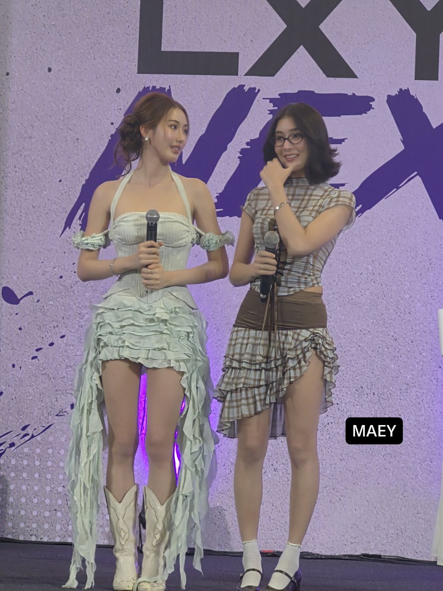 Maeyen2x's tweet photo. หมวยอย่ามองพี่ถุงด้วยสายตาแบบนี้ได้ไหมงั๊บบบ🫣🫣🫣

TPJS IS SHINING BRIGHT 20
#TungpangJessie
#LXYNext2026
#LXY https://t.co/kF6vhhxNAf