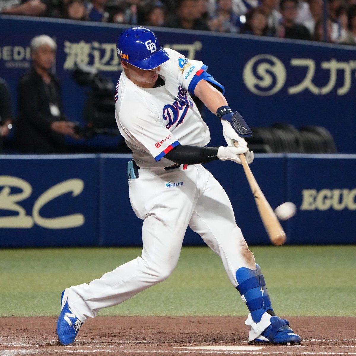 DragonsOfficial's tweet photo. ／
＃JERAセ・リーグ 速報⚾️
＼
中８ー５広
本日の ＃月間JERAセ・リーグAWARD ノミネート選手はこちら✋
逆転３ランにソロホームランと４打点の活躍を見せた ＃細川成也 選手です。
ノミネート選手はこちら　https://t.co/6Kn01LIDuo
JERA協賛特設ページ　https://t.co/n6PQVjYdeS
#JERA 　#灯セ
#どらほー