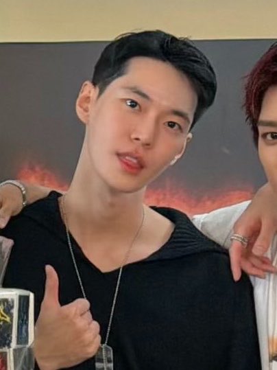 ncitywalk's tweet photo. siapa setuju doyoung cepak diperpanjang sampe 2086 https://t.co/uamCywAB4W