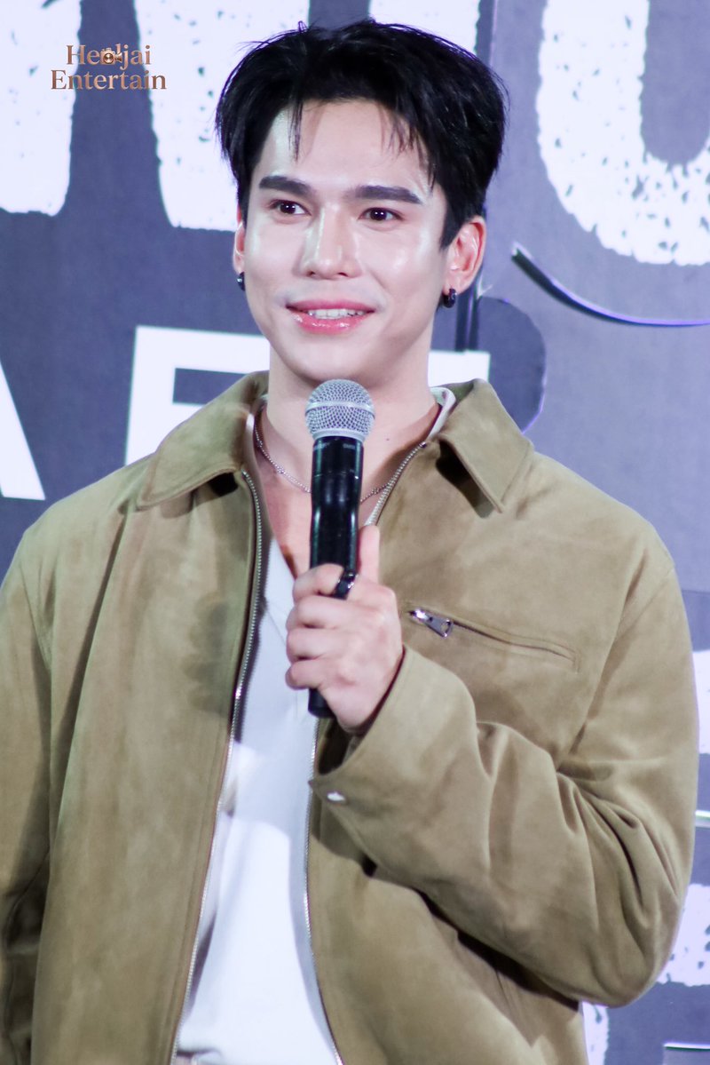 HealJaiEnt's tweet photo. “แม็ก - ณฐ” ในงาน ICONIC CRAFT COFFEE EXPO 2026 ☕️🤎✨

MAXNAT ICON COFFEE 26 
#ICONICCRAFTCOFFEExMAXNAT

#mmaxmax #natasitt 
#MaxNat #ICONICCRAFTCOFFEEEXPO #มหานครแห่งกาแฟไอคอนสยาม https://t.co/olkUtMYoRL