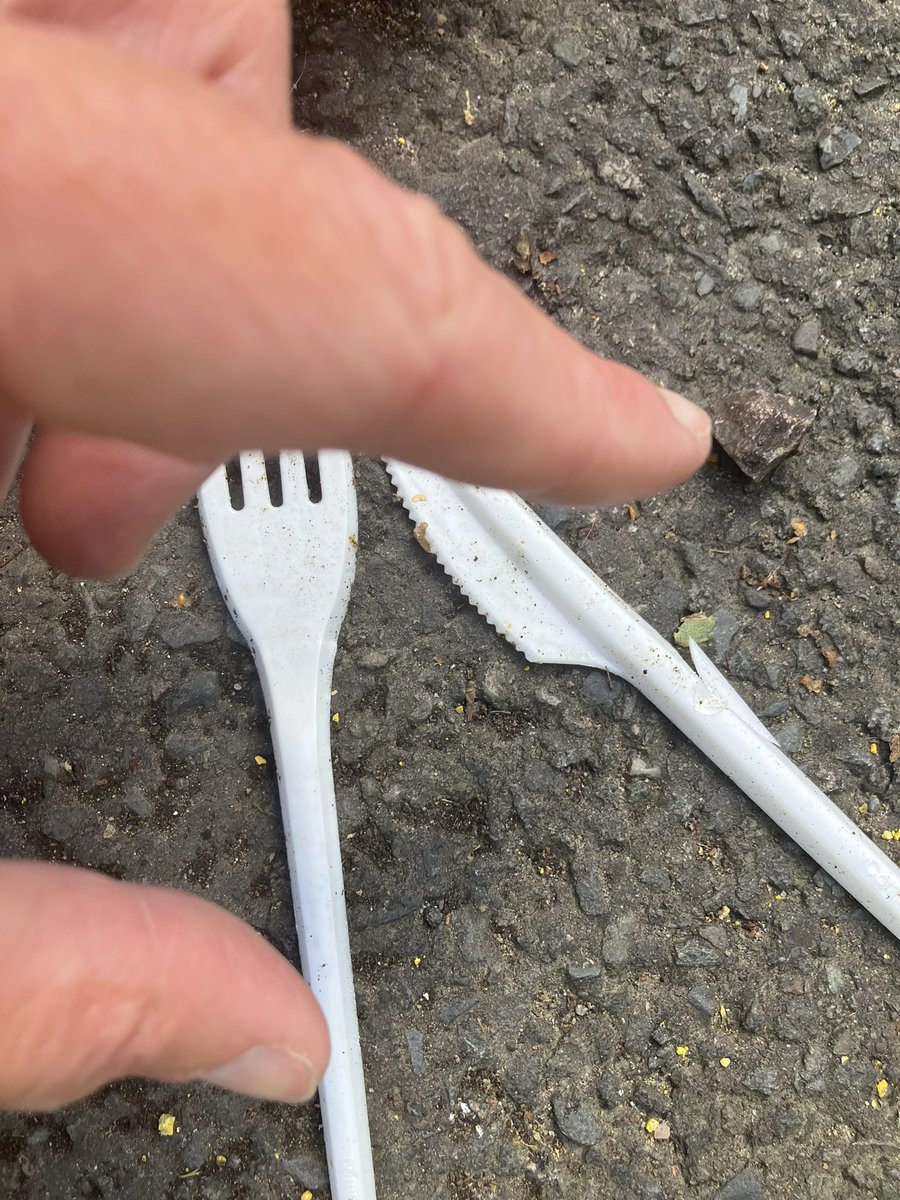 _pickuplitter's tweet photo. @_pickuplitter on duty ✅
Saw, picked, binned. The last four day’s picks: it makes a difference. @KSBScotland #WashYourHands @CleanUpScotland @ZeroWasteScot @PlasticPollutes @Plasticsimpact https://t.co/8L02QGmy62