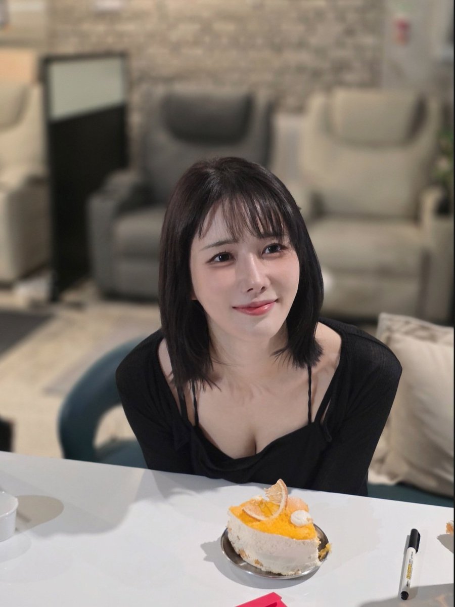 treatment__r's tweet photo. 언냐 사랑하는 만큼 사진이 예쁘게 나오죠 ㅋ https://t.co/w7UqgMEKrH