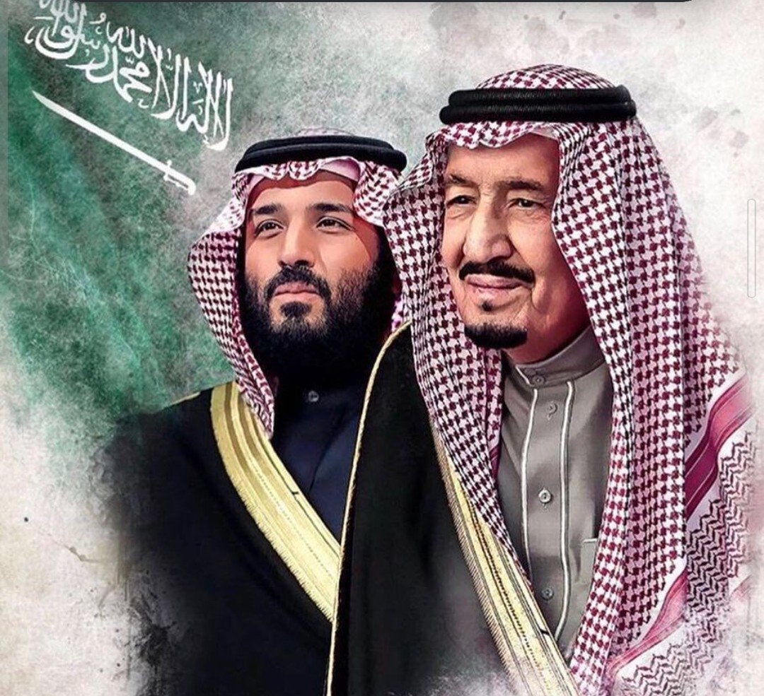hdow9s's tweet photo. نحتفل يوم 23سبتمبر بذكرى اليوم الوطني وهي مناسبة عزيزة تعبّر عن تاريخٍ مجيد ووحدة وطنٍ شامخ
ومع هذا الفرح الكبير تبرز بعض السلوكيات الخاطئة مثل رمي الأعلام على الأرض التى بها اسم الجلالة وعدم التعامل معها بما يليق بقدسيه رمز التوحيد فالعلم رمز للوطن وعزّته واحترامه . https://t.co/B1PaeF8zz7