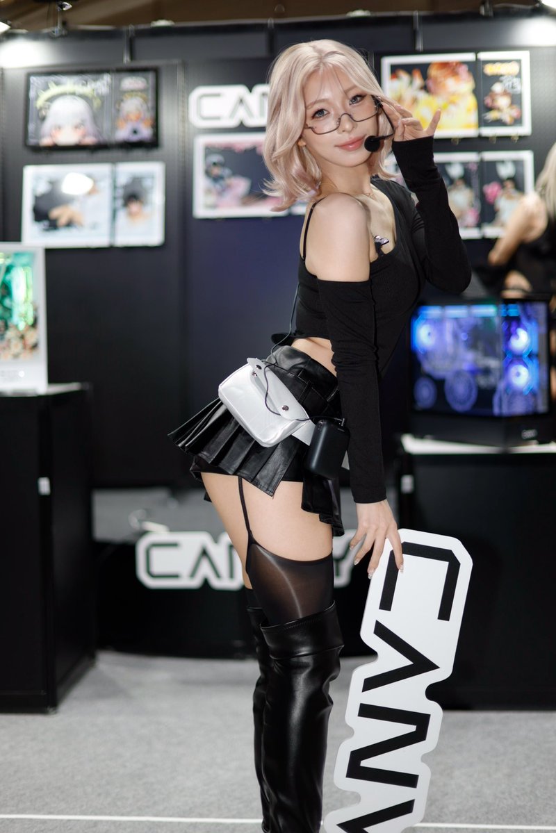 mantaro2030's tweet photo. 東京ゲームショウ2026
CANVYブース

藤堂ラナさん @_lanamaru_ 

いつ会ってもカッコよくてキュートで優しい藤堂さんは僕にとってずっとラブなアンドロイドです🤖

#TGS2026 #CANVY https://t.co/c7znSYLP8R
