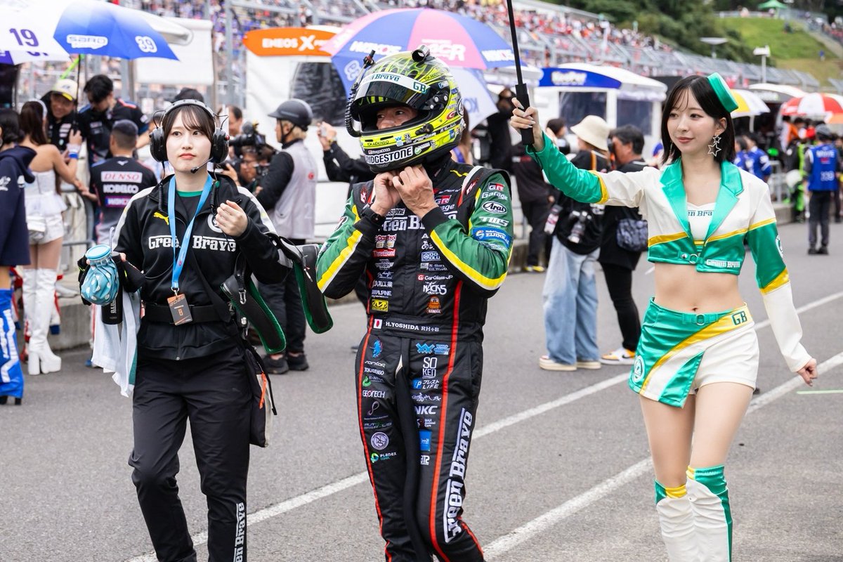 hiroki_1221's tweet photo. SUPER GT Rd.6 菅生

決勝　P20

チームがハードワークをしてくれたお陰で挑めたこのレース。
ドライバーとして強いレースをしたかったですが、厳しい結果になってしまいました。

本当に悔しいです。

オートポリスこそ！！

#埼玉GreenBrave
#GRGarage浦和美園
#BRIDGESTONE
#大石博久カメラマン https://t.co/PmvbQtaa4v