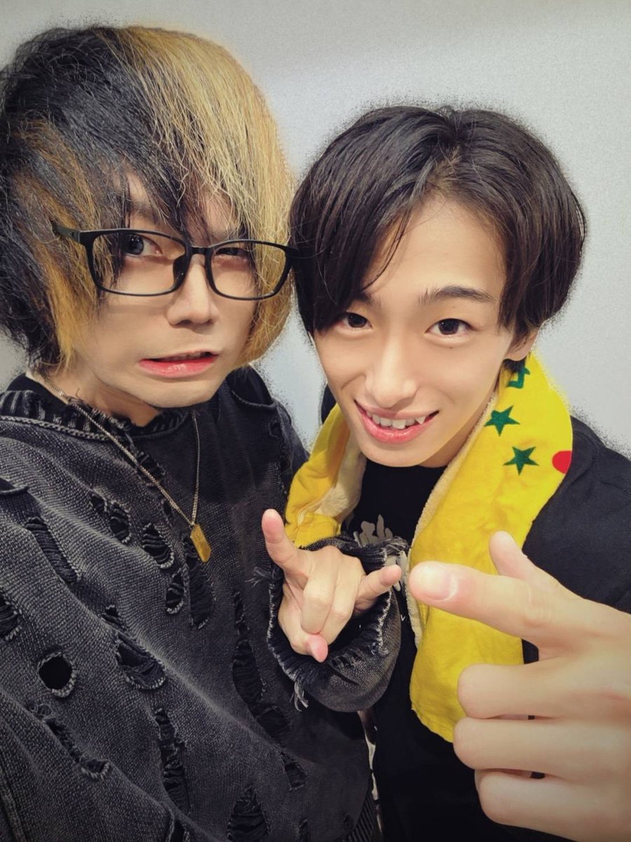 alilem08's tweet photo. #リアルアキバボーイズ東京体育館
"あきば3150"お疲れ様でした！(ﾟ⊿ﾟ)
最高に楽しいお祭りでした、みんなキラキラしててホントに格好良かったああ！！！
大人の悪ふざけやオタクのプライド、RABさんの大切なものがたくさん詰め込まれた公演だなーって思っていたので、けいたんさんが金の盾を持って踊る姿には感極まって少し泣いてしまいました・・

自分自身もバンドメンバーの一員としてしっかり役割果たせたので大満足です、あんな幸せな時間を一緒に過ごさせてくださって本当にありがとうございました！！！