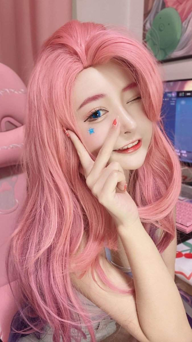SERA_ISM's tweet photo. Dear fans ❕

Akali has stopped her idol and rapper activities to focus entirely on serving 𝙎𝙀𝙍𝘼𝙌𝙐𝙀𝙀𝙉 💞 https://t.co/Irkvrg3UL5