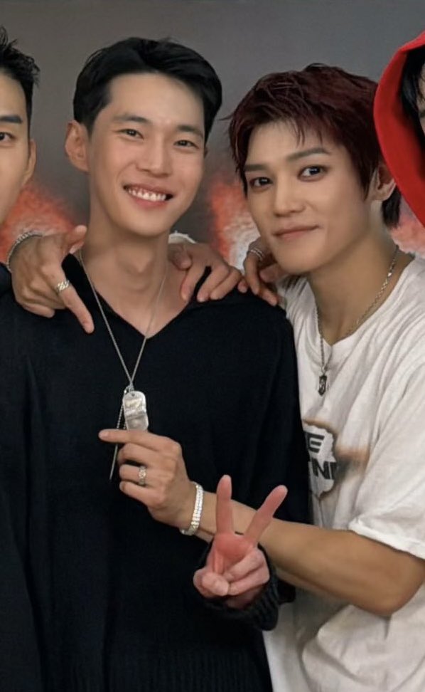 71x21's tweet photo. 260920 레드라인 day 3

단체 사진 🍙🐰

#taedo https://t.co/wgITXOXRWC