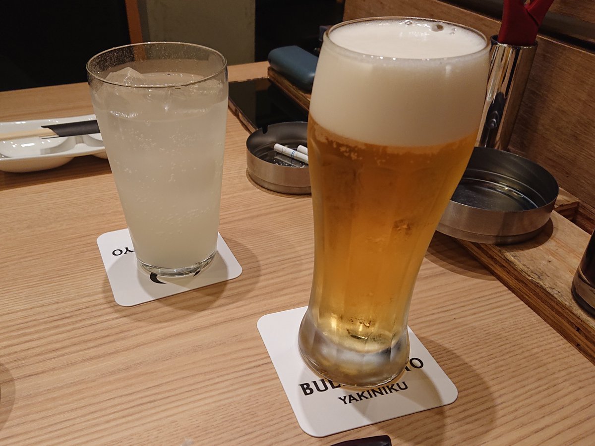 Scenery_Stone24's tweet photo. すすきの　焼肉 BULL TOKYO(ブル トウキョウ)
久し振りのブルトウキョウの焼肉😋
相変わらずの満席🙄
とりあえず牛タンとホルモンはマスト😂
やっぱり締めはハーフ冷麺…美味い😋
#すすきの #焼肉 #ブルトウキョウ #BULLTOKYO https://t.co/lDHnn5xH7I