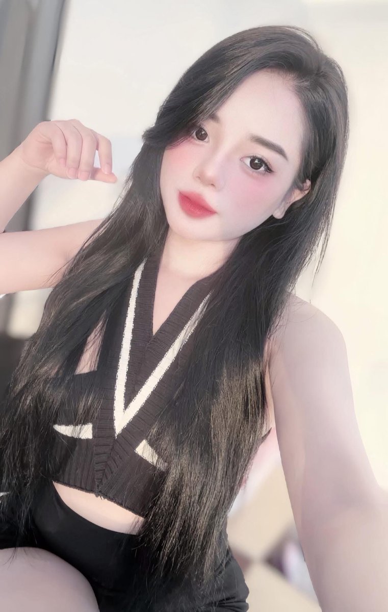 ytjotp's tweet photo. Con đ e tao mới chia tay bồ nên nó kêu nug lz qá nhờ tao làm mai ai dùm inb gửi fb nó nha https://t.co/AjDE12xOeU