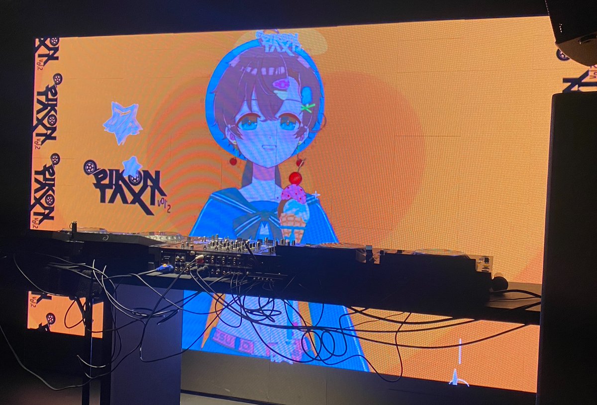_BE38's tweet photo. 全DJの皆さま、生歌唱ひっくるめてオールジャンルで本当に神イベントでした、、、
星銀乃丈さん‼️‼️‼️ファス子T着てたらハイフリ流しまくってくれてほんまにありがとう‼️‼️‼️多動しすぎてごめん
新リミックスもバチバチで神へ ───。
#PIKONTAXI https://t.co/5MbT0MGzvo