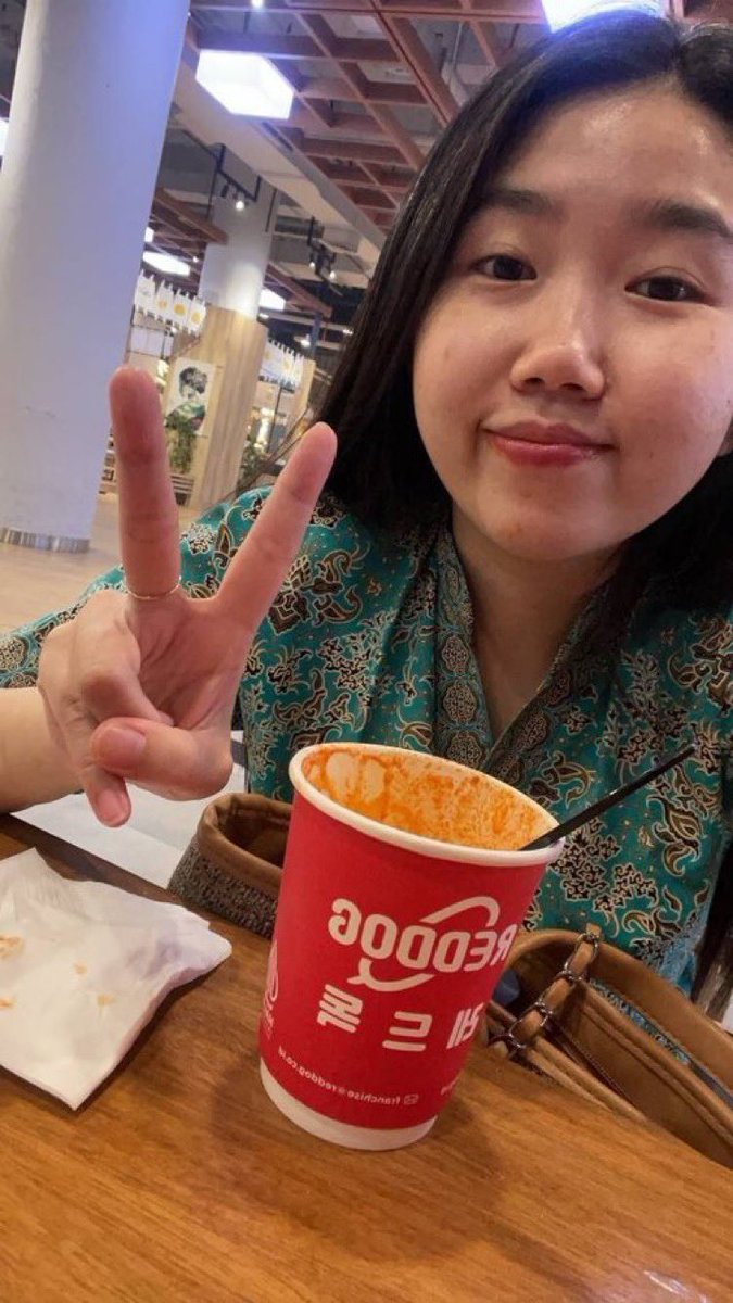Meig43i's tweet photo. guess who’s going out drinking tonight 😌. https://t.co/xZwKAd8KVG

 #sgnsfw #sgbabe #nsfwsg #sgfwb #sgons https://t.co/q9NiEU0D6j