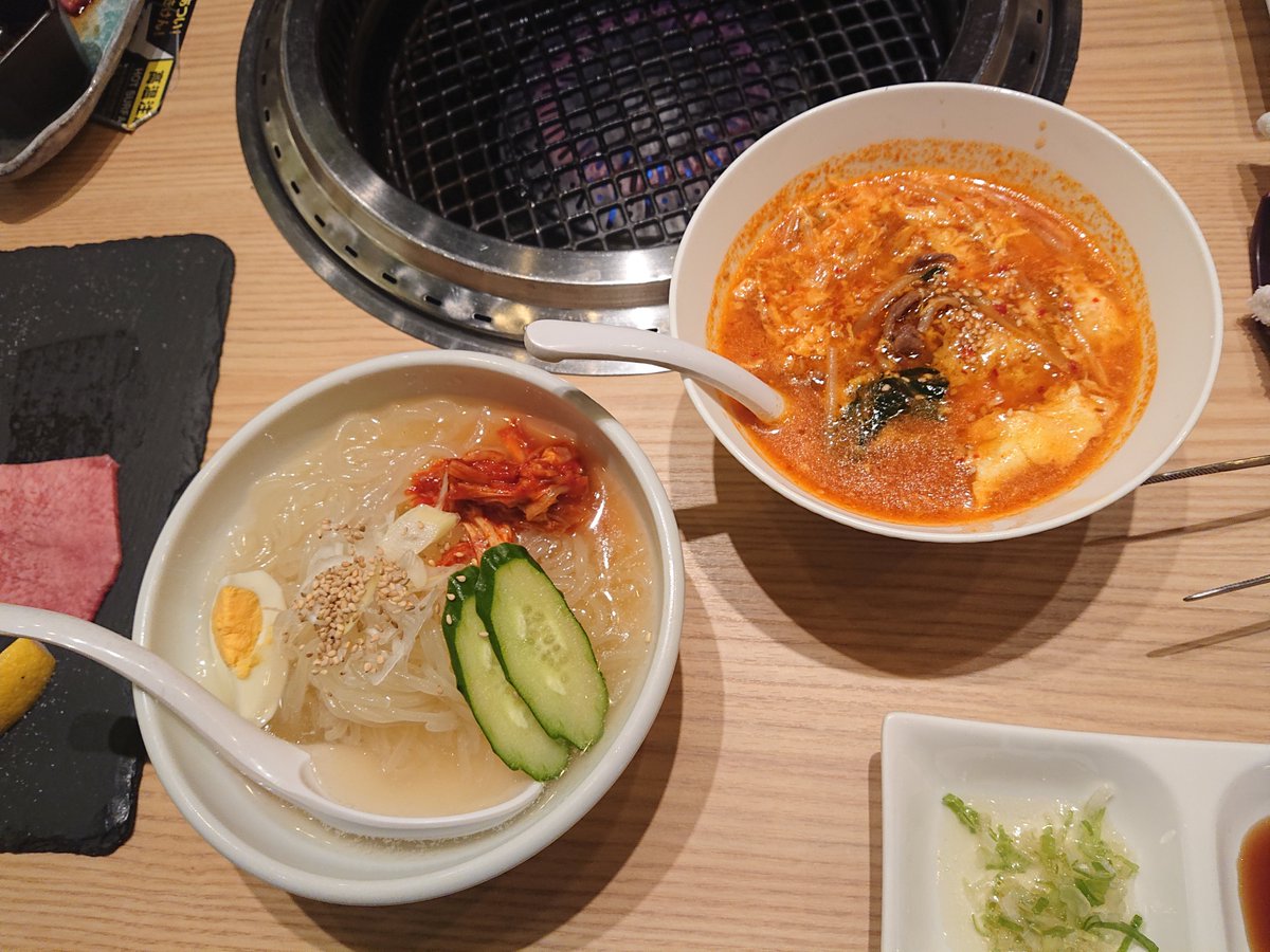 Scenery_Stone24's tweet photo. すすきの　焼肉 BULL TOKYO(ブル トウキョウ)
久し振りのブルトウキョウの焼肉😋
相変わらずの満席🙄
とりあえず牛タンとホルモンはマスト😂
やっぱり締めはハーフ冷麺…美味い😋
#すすきの #焼肉 #ブルトウキョウ #BULLTOKYO https://t.co/lDHnn5xH7I