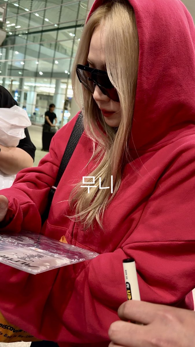 muniXcl's tweet photo. 언니 안뇽 오랜만! https://t.co/8jqEO7PCvq
